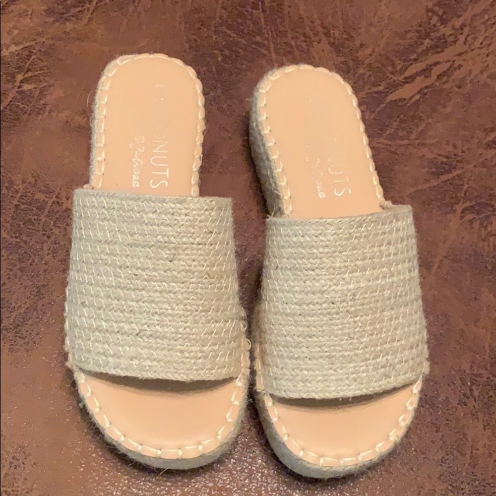 Coconuts by Matisse Del Mar sandal